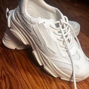 Steve Madden off white Sneakers / Trainers!